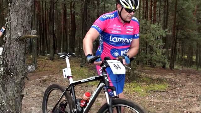 Upadki na trasie zawodów rowerowych XC Rokitnica 2014